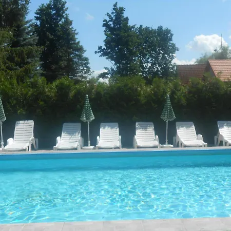 Ferienhaus Mit Pool Fur 12 Personen Am Balaton Ufer, Direkter Seezugang Balatonmáriafürdő