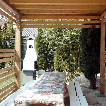 Feriehus Ferienhaus Mit Pool Fur 12 Personen Am Balaton Ufer, Direkter Seezugang